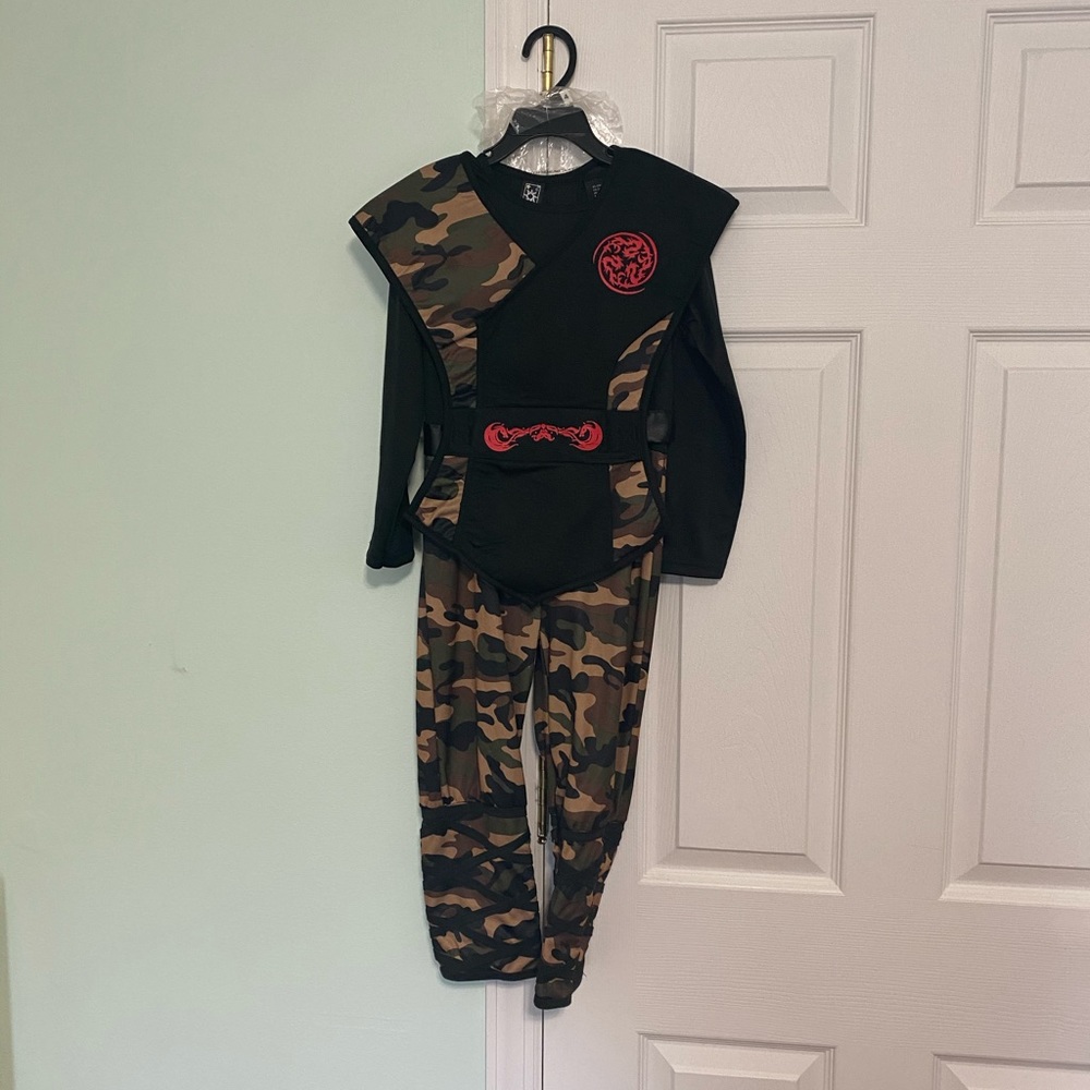 Brand new Boy costume t4
